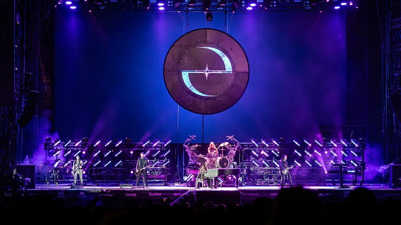 evanescence 2026-2027 Tour & Schedule featuring evanescence live on stage with stadium crowd
