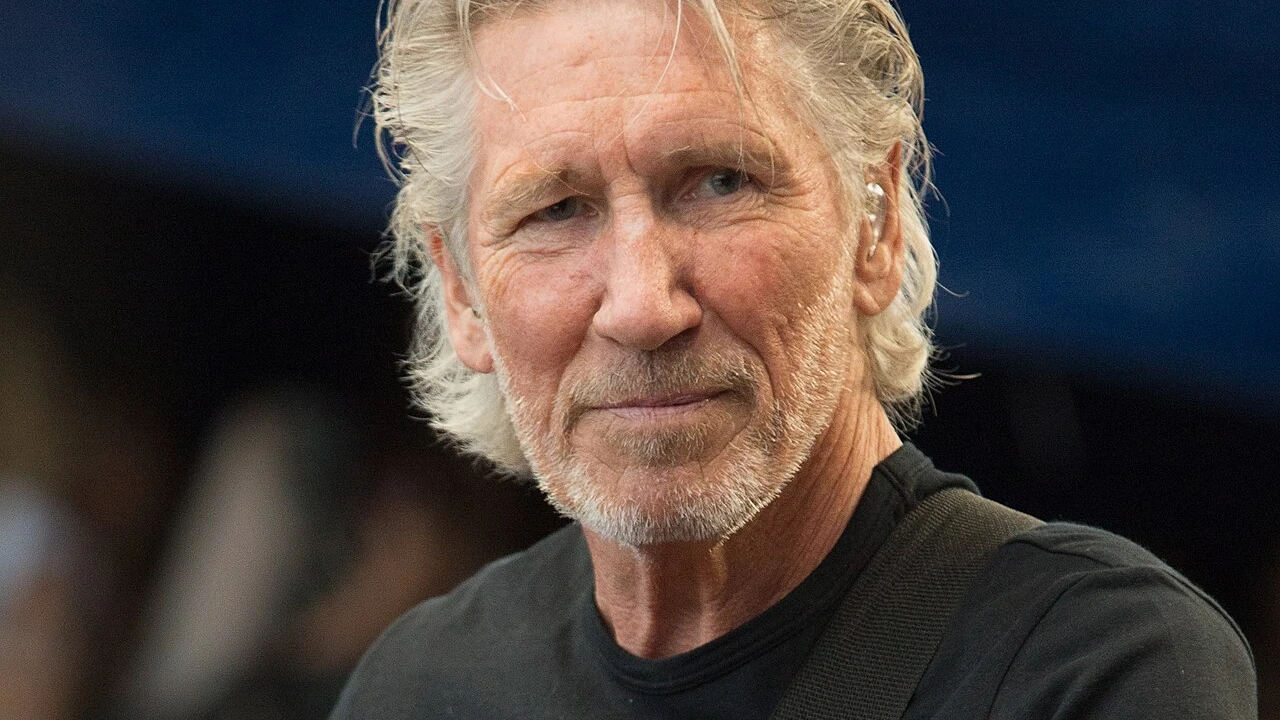 Roger Waters 2026-2027 Tour & Schedule featuring Roger Waters live on stage with stadium crowd